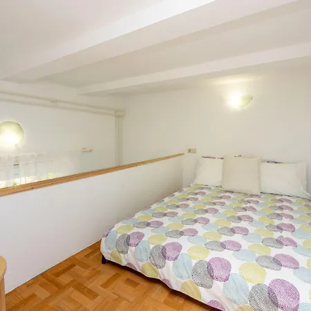 Apartament Cozy Nur 350 Meter Zum Sandstrand Mit Privater Terrasse Und Mediterranem Garten Crikvenica