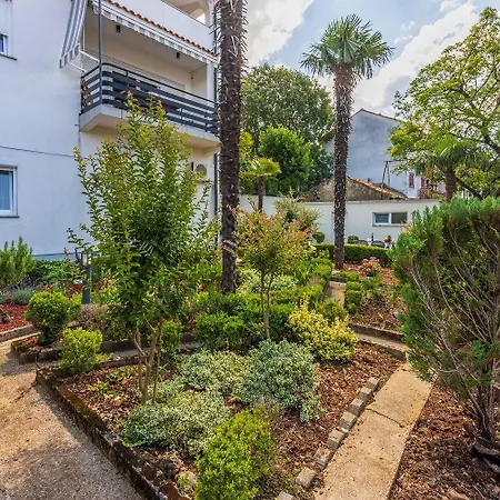 Apartament Cozy Nur 350 Meter Zum Sandstrand Mit Privater Terrasse Und Mediterranem Garten Crikvenica