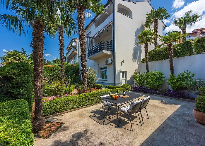 Cozy Nur 350 Meter Zum Sandstrand Mit Privater Terrasse Und Mediterranem Garten * Crikvenica