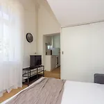 Cozy Nur 350 Meter Zum Sandstrand Mit Privater Terrasse Und Mediterranem Garten Apartman Crikvenica