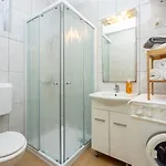 Apartman Cozy Nur 350 Meter Zum Sandstrand Mit Privater Terrasse Und Mediterranem Garten Crikvenica