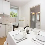 Cozy Nur 350 Meter Zum Sandstrand Mit Privater Terrasse Und Mediterranem Garten * Crikvenica