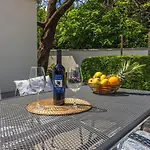 Cozy Nur 350 Meter Zum Sandstrand Mit Privater Terrasse Und Mediterranem Garten Apartman Crikvenica