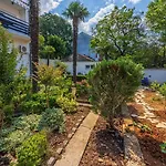 Cozy Nur 350 Meter Zum Sandstrand Mit Privater Terrasse Und Mediterranem Garten Apartman Crikvenica