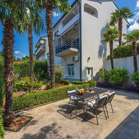 Cozy Nur 350 Meter Zum Sandstrand Mit Privater Terrasse Und Mediterranem Garten * Crikvenica