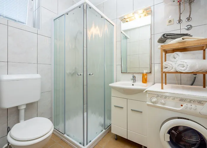Apartment Cozy Nur 350 Meter Zum Sandstrand Mit Privater Terrasse Und Mediterranem Garten Crikvenica